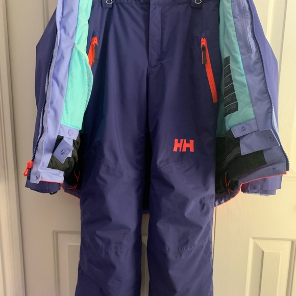Girls Helly Hansen Summit Jacket and Pants.  Girls Size 12 - Picture 14 of 14